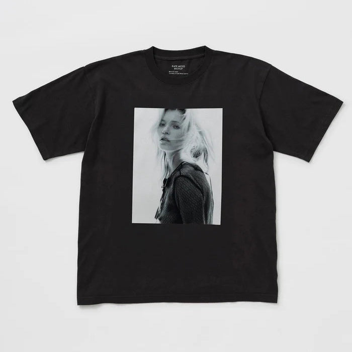 BIOTOP x Kate Moss by David Sims Photo T-shirts 25SS – cotwohk BIOTOP x Kate Moss by David Sims Photo T-shirts 25SS – cotwohk