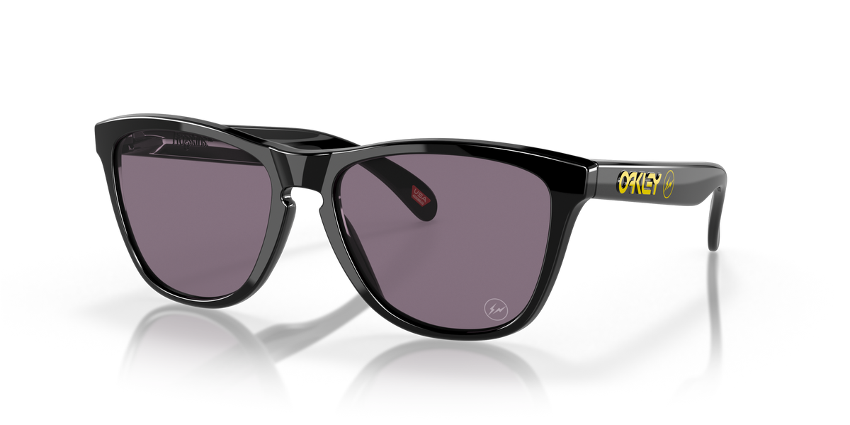 Restock ] FRAGMENT x Oakley Frogskins™ (Low Bridge Fit) Sunglasses – cotwohk