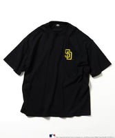 FREAK'S STORE x MLB Back Print 'DARUMA' Crew Neck T-Shirt