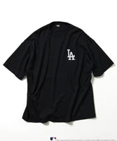 FREAK'S STORE x MLB Back Print 'DARUMA' Crew Neck T-Shirt