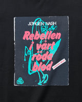 uniform experiment 25A/W JORGEN NASH: Rebellen I vart roda blod TEE [ UE-252035 ]